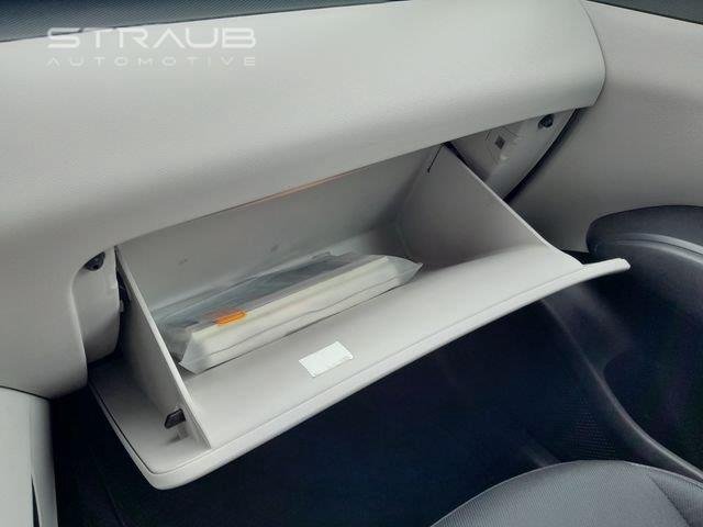Used 2023 Shimmering Silver Hyundai SEL image 31