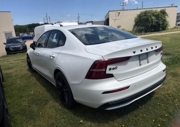 Used 2024 Crystal White Volvo Ultimate image 6