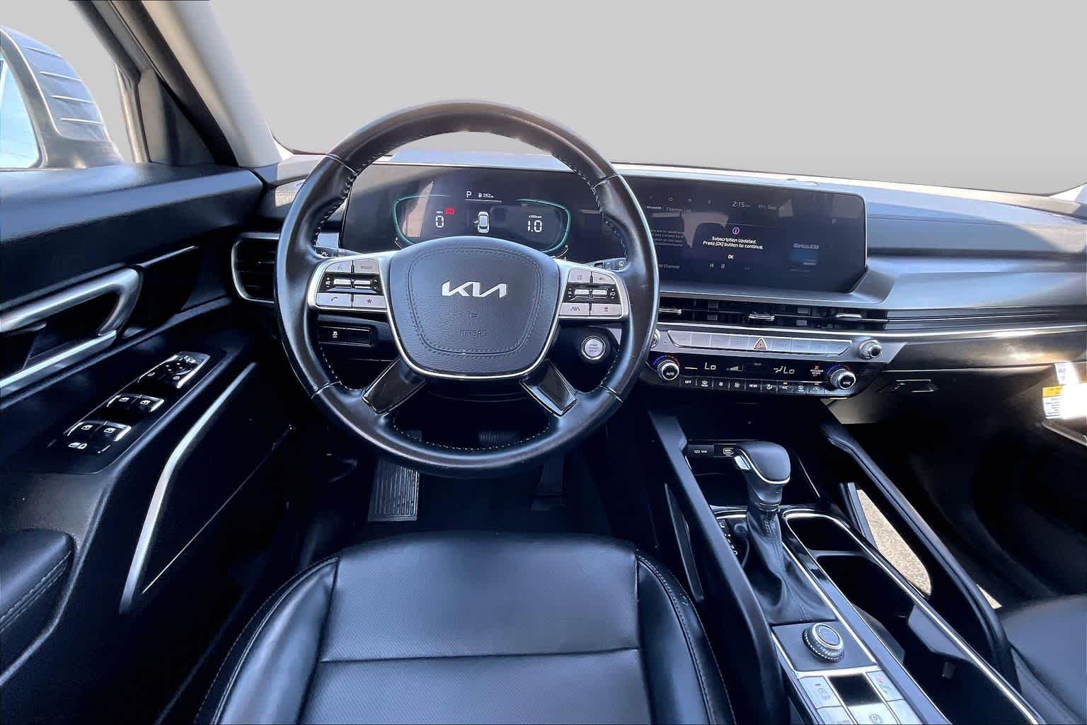 Used 2025 Everlasting Silver Kia LX image 6