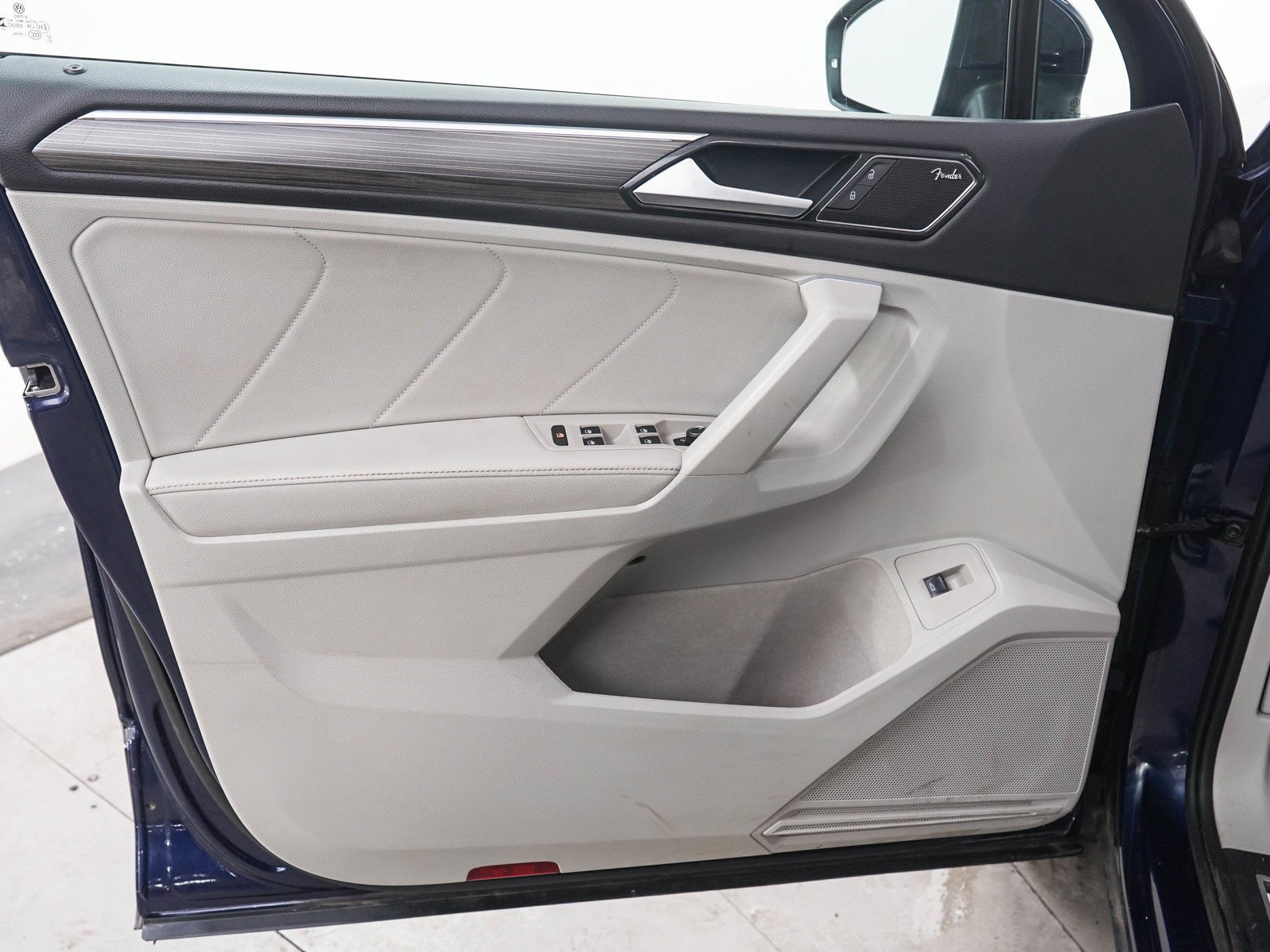 Used 2024  Volkswagen SEL R-Line image 21