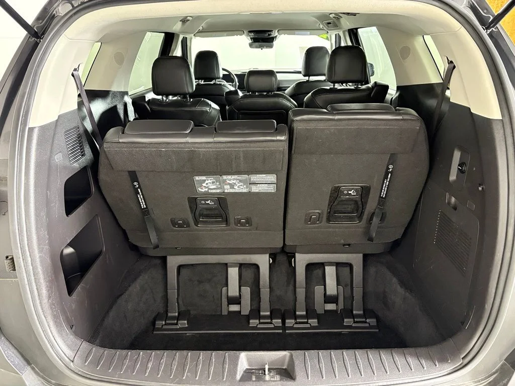 Used 2025 Gray Kia LXS image 17