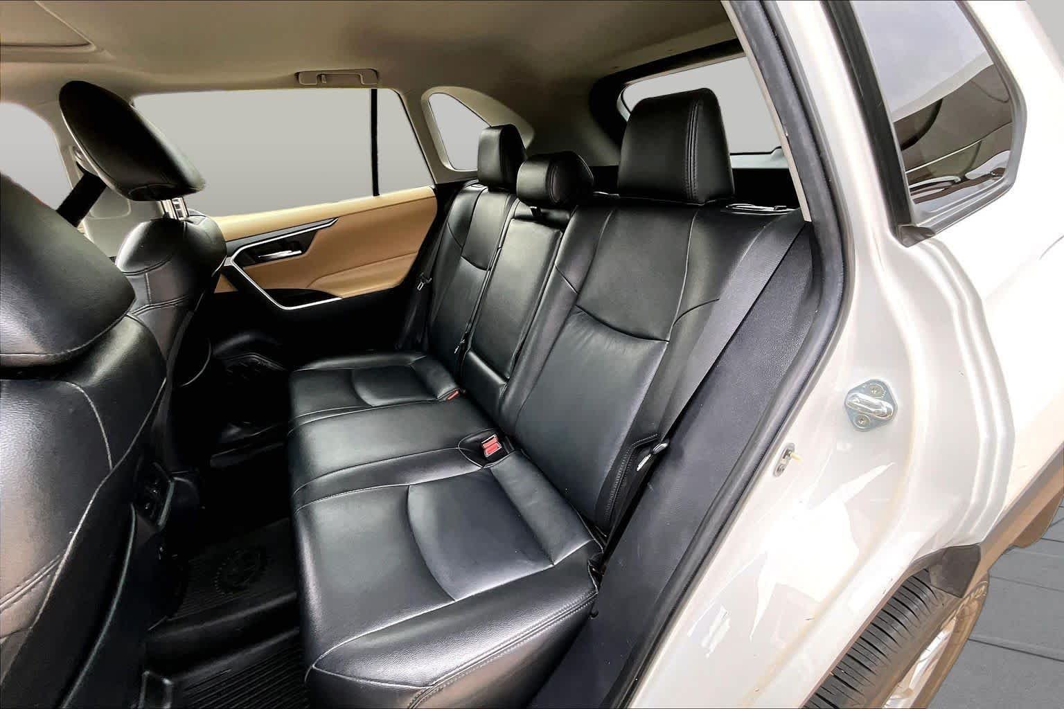 Used 2020 Super White Toyota XLE image 21