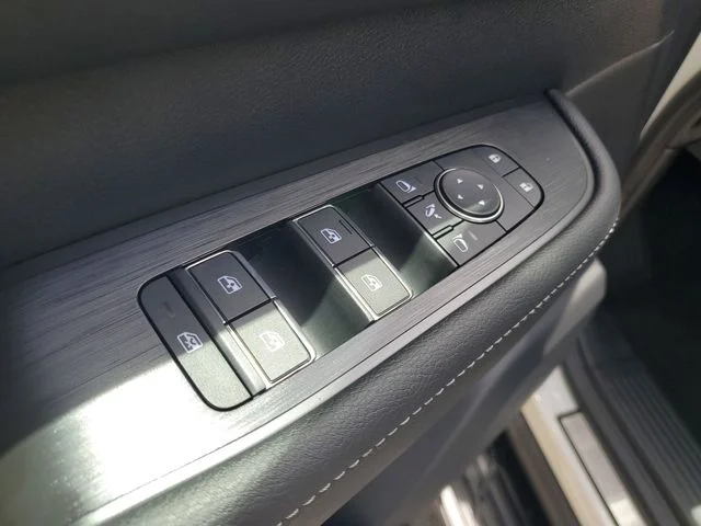 New 2026 Aspen White TriCoat Nissan Platinum image 17