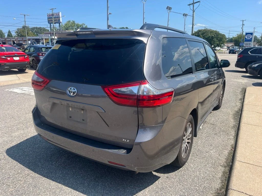 Used 2020 Gray Toyota XLE image 4