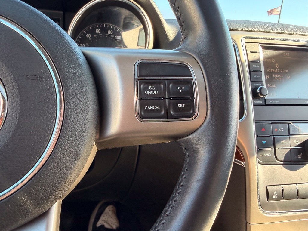 Used 2013 Black Jeep Limited image 39