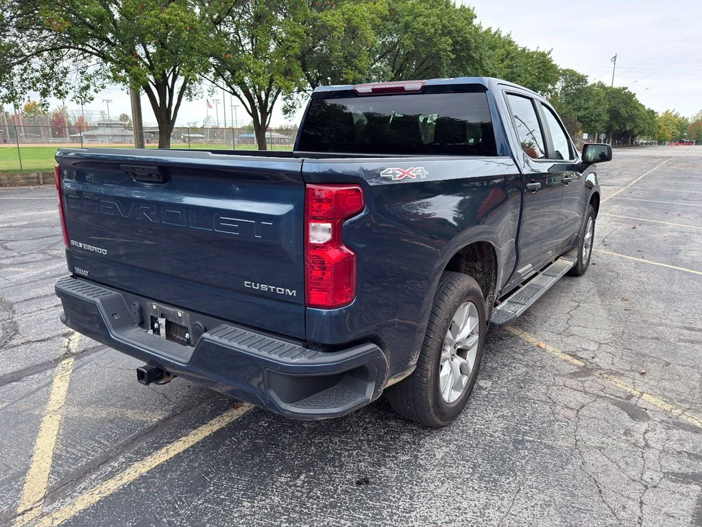 Used 2022 Blue Chevrolet Custom image 10