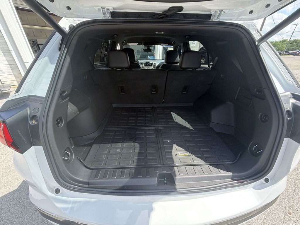 Certified Used 2022 White Chevrolet RS image 24