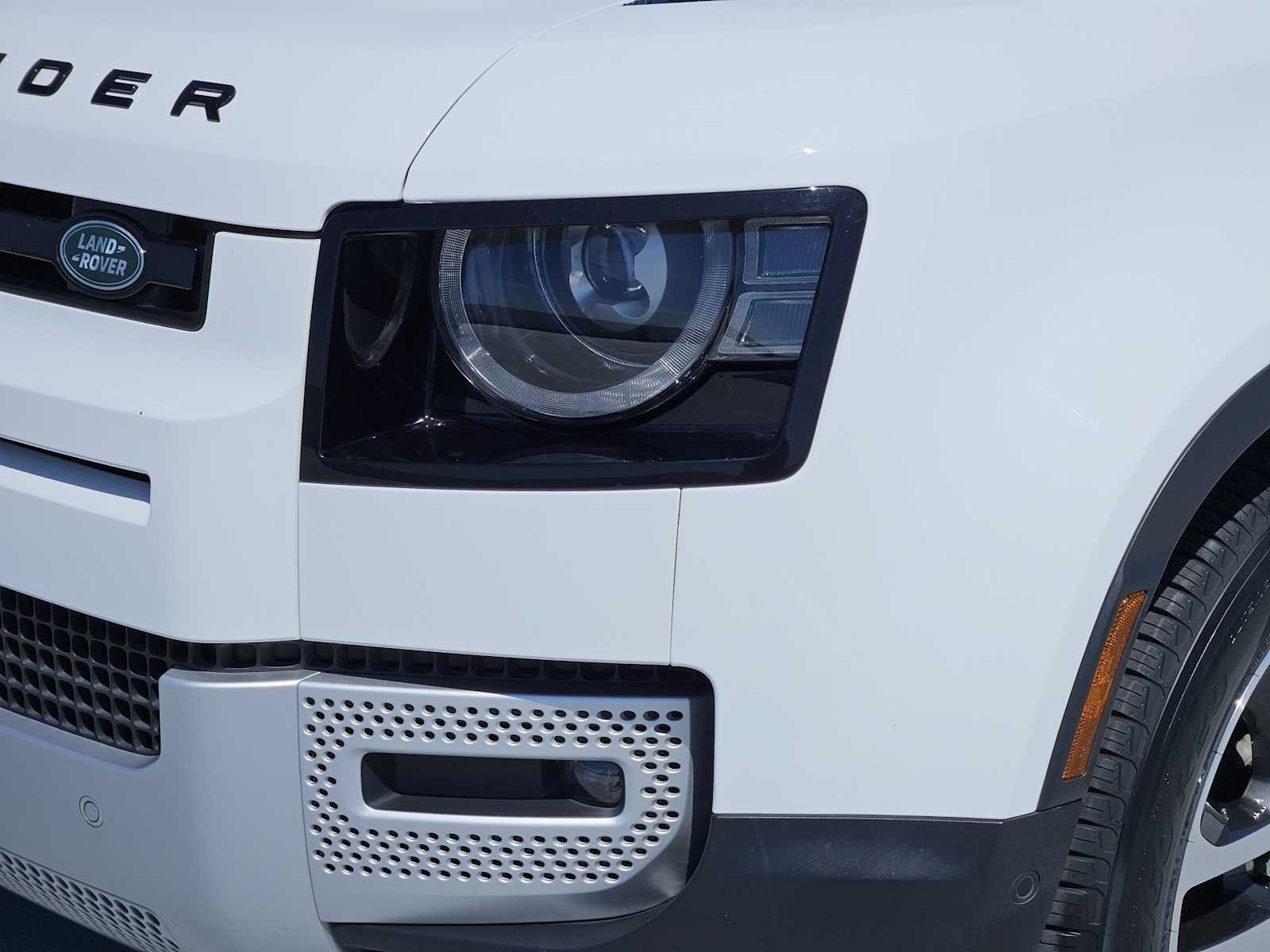 Certified Used 2025 Fuji White Land Rover S image 8