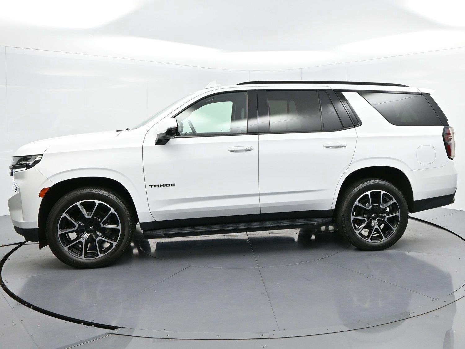 Used 2022 Summit White Chevrolet RST image 4