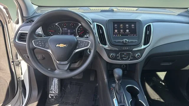 Used 2022 SUMMIT WHITE Chevrolet LS image 9