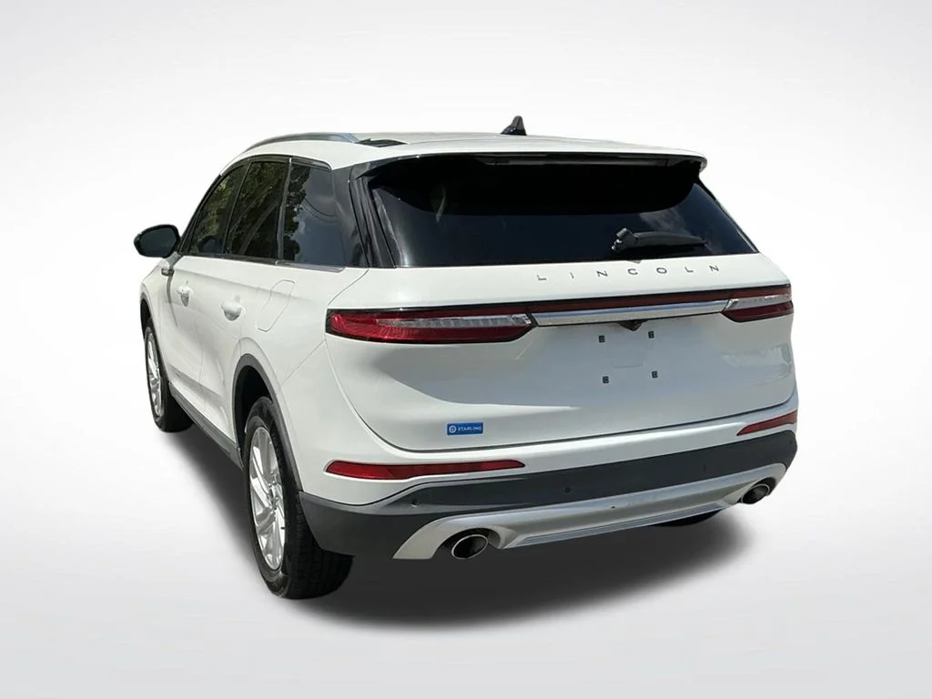 Used 2021 White Lincoln Standard image 7