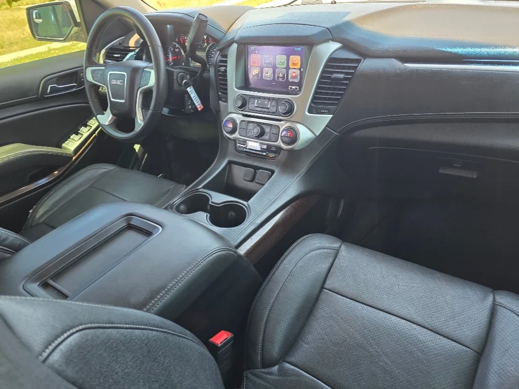 Used 2017 Summit White GMC SLE image 26