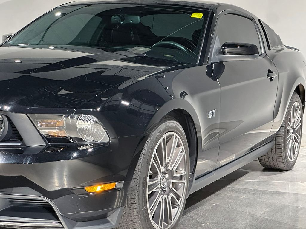Used 2010  Ford GT image 16