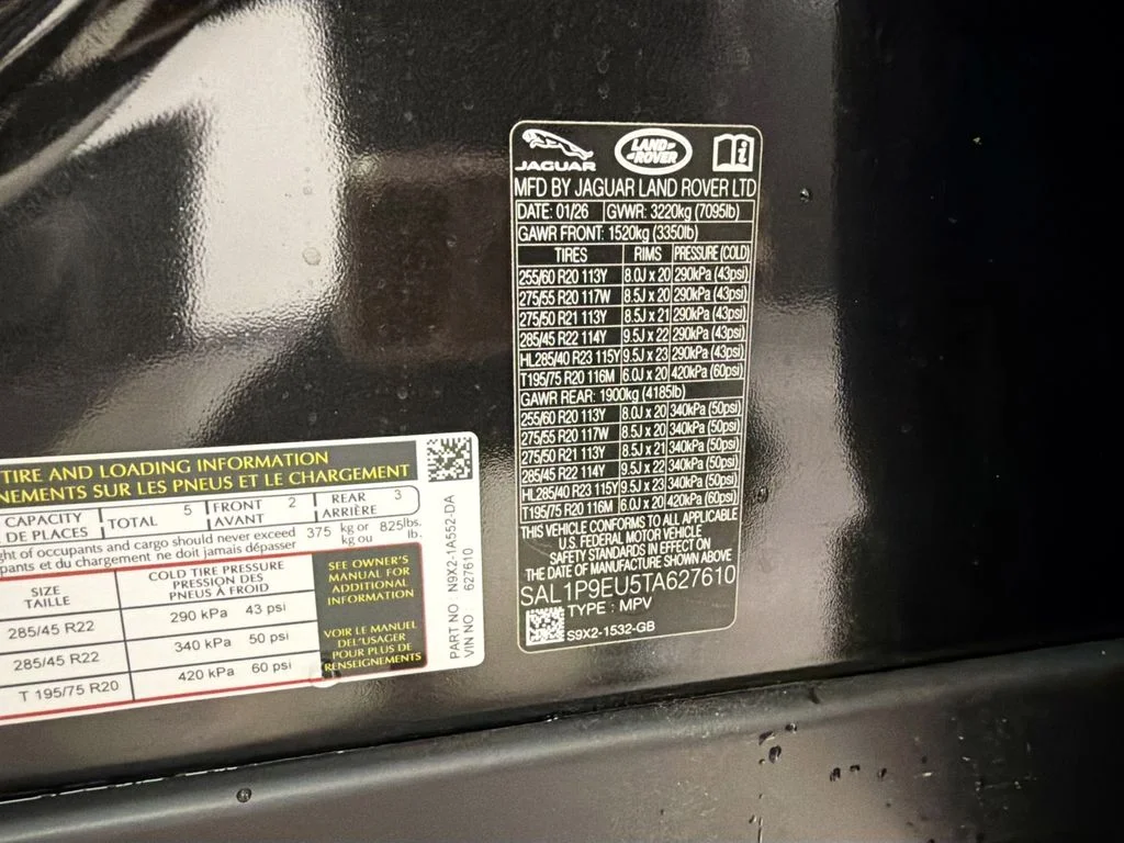 Used 2026 Santorini Black Metallic Land Rover SE image 35