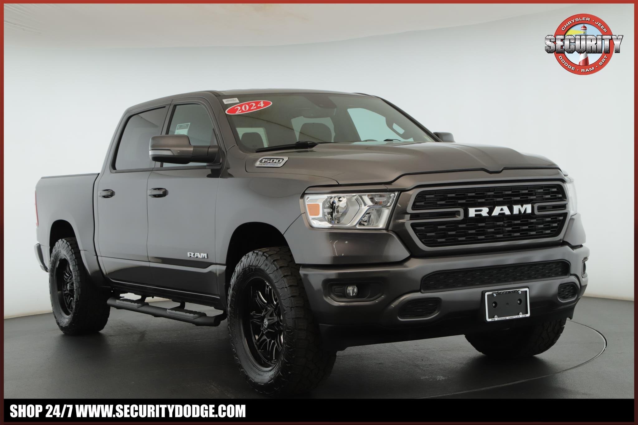 2024 RAM 1500 Big Horn/Lone Star 4x4 Crew Cab 5'7's photo