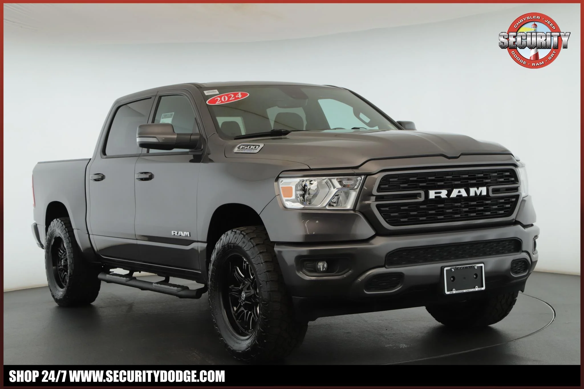 2024 RAM 1500 Big Horn/Lone Star 4x4 Crew Cab 5'7's photo