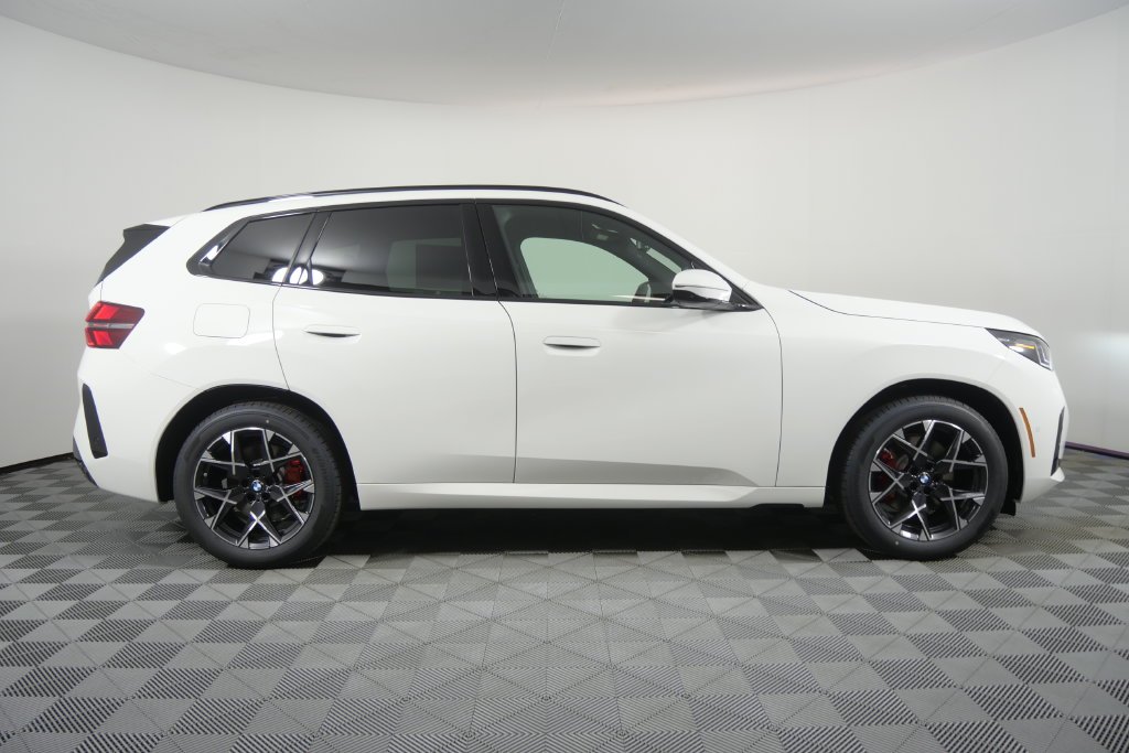 New 2026 Alpine White BMW 30 xDrive image 3