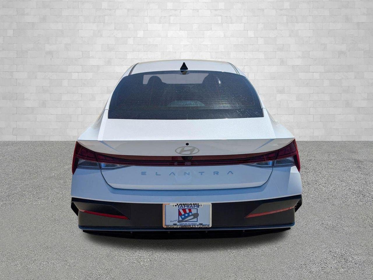 New 2025 Serenity White Hyundai SEL Convenience image 57