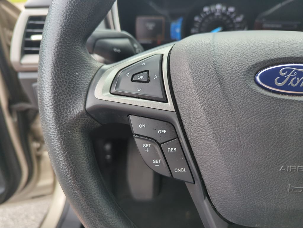 Used 2017 Gold Ford SE image 21