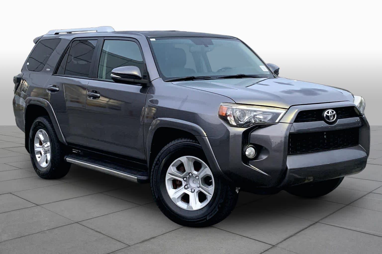 Used 2018 Magnetic Gray Metallic Toyota SR5 Premium image 3