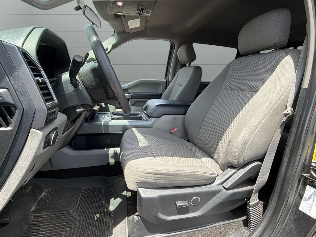Used 2018 Gray Ford XLT image 10