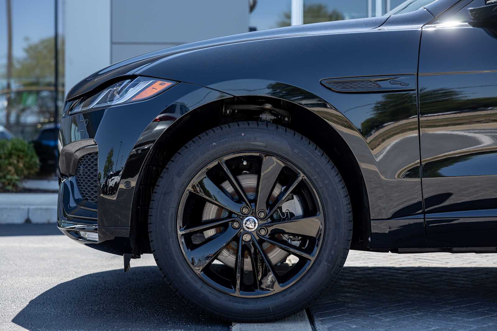 2026 Jaguar F-Pace R-Dynamic S - Photo 9