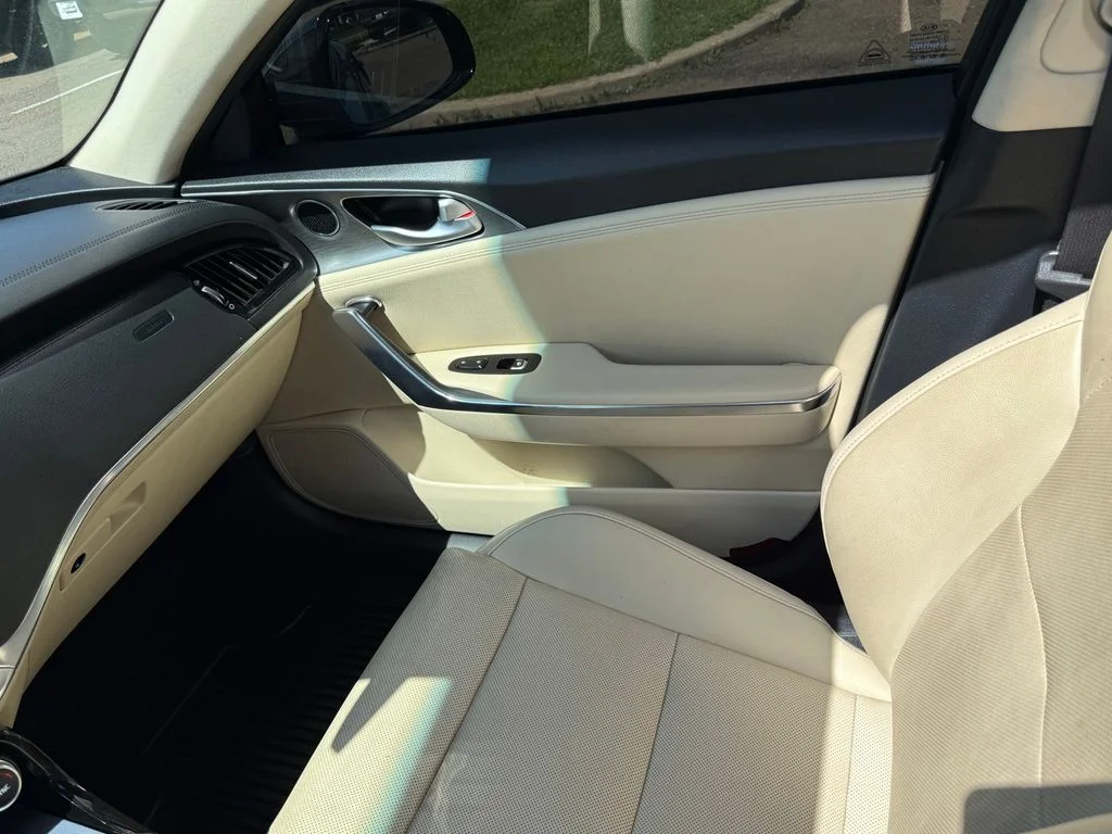 Used 2022 Ascot Green Kia GT1 image 47