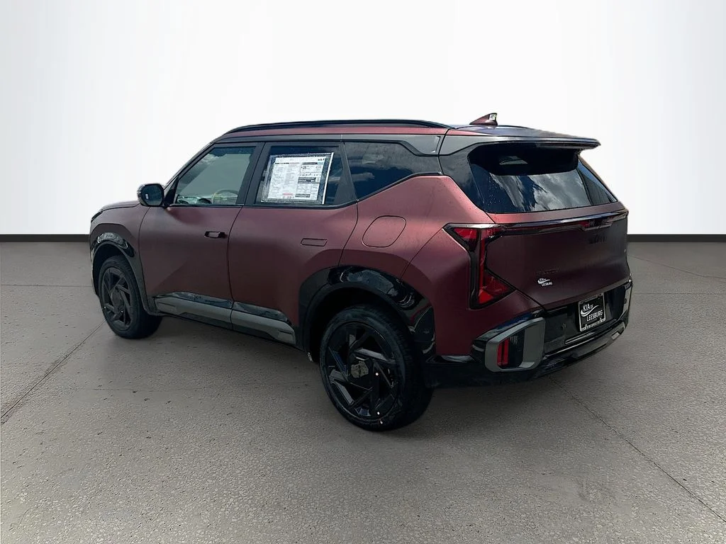 New 2027 Magma Red Matte Kia X-Line image 5