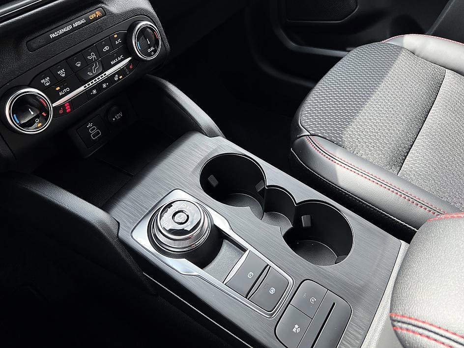New 2026 Agate Black Metallic Ford ST-Line Select image 18
