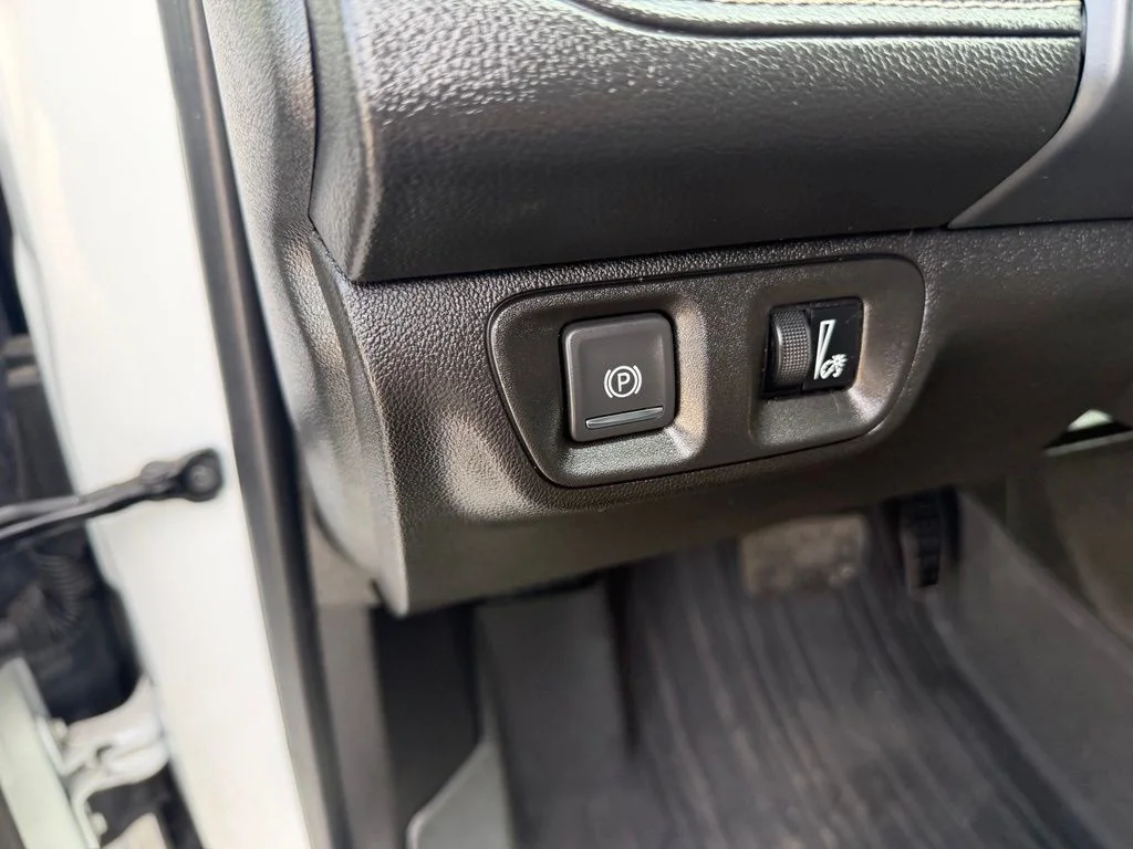 Used 2023 White GMC SLE image 14