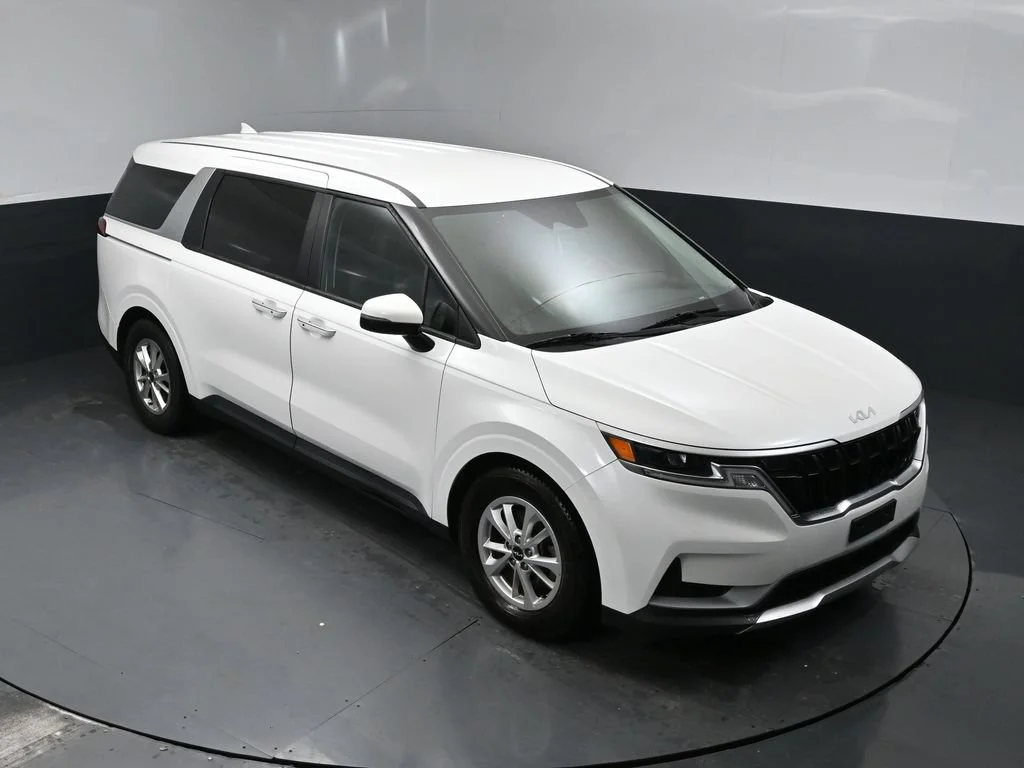 Certified Used 2022 White Kia LXS image 14