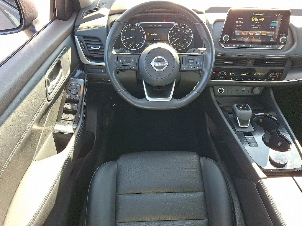 Used 2023 Gray Nissan SV image 12