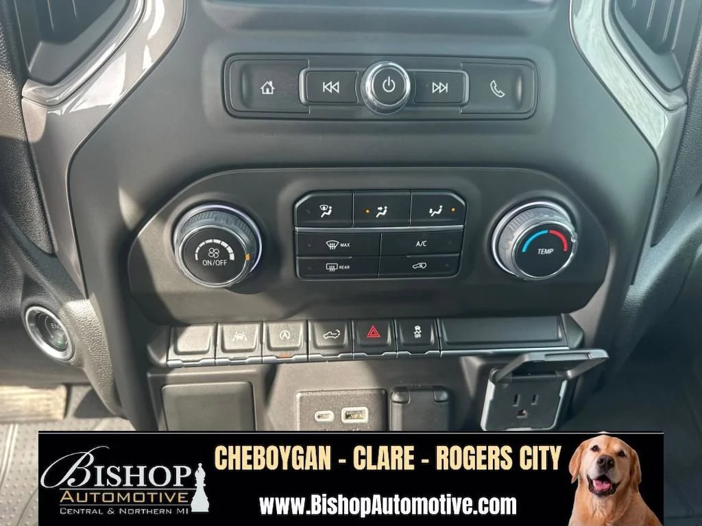 Pre-Owned 2023 Chevrolet Silverado 1500 Custom Crew Cab image 28