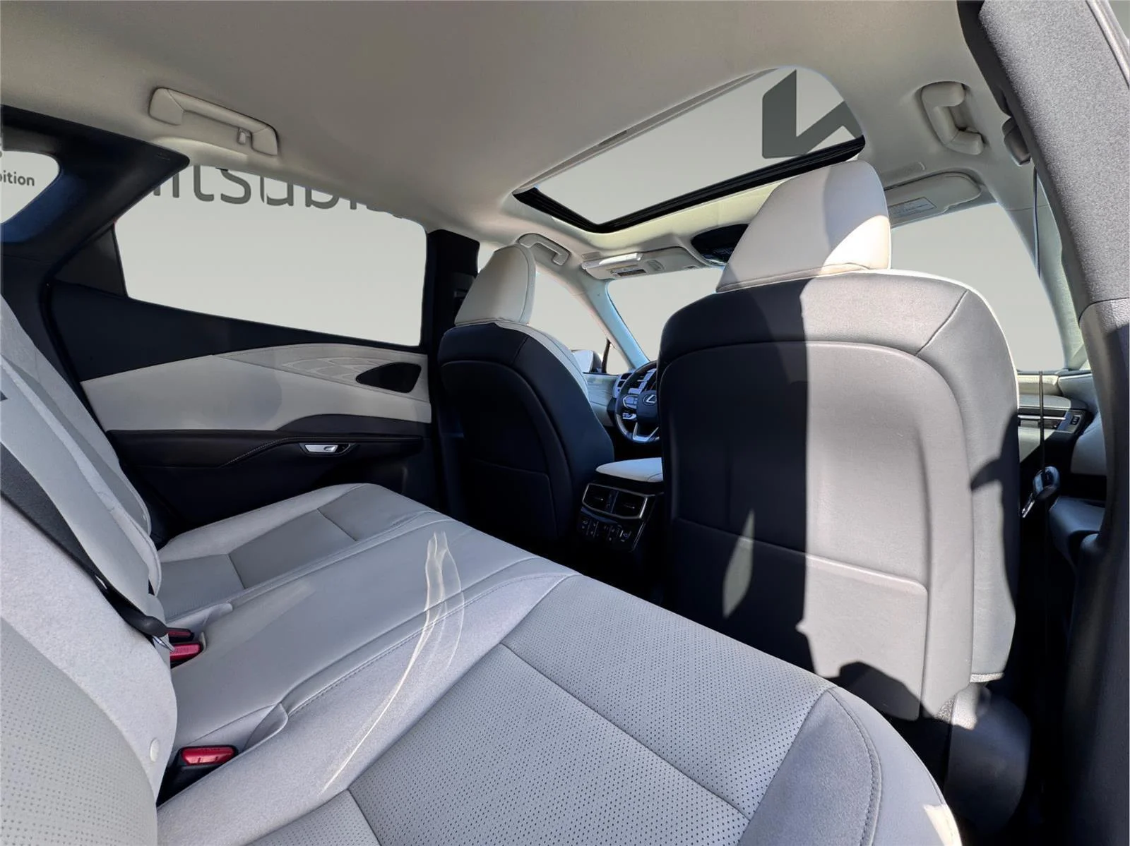 2023 Lexus RX 350 - Photo 23