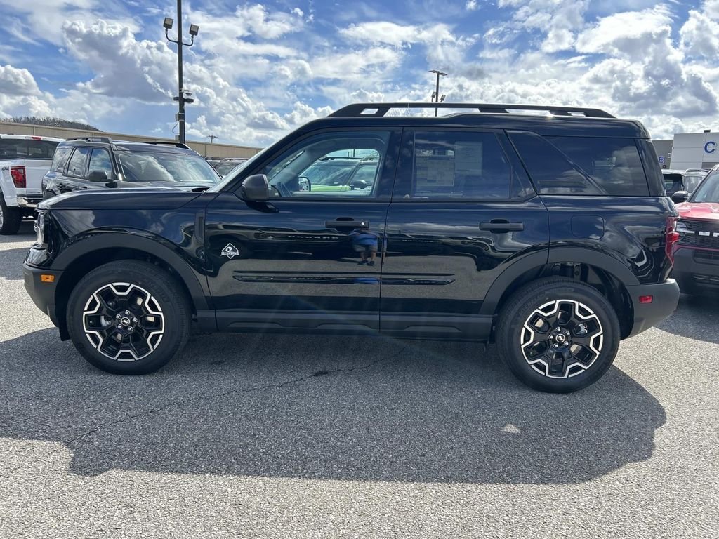 New 2026 Shadow Black Ford Outer Banks® image 7