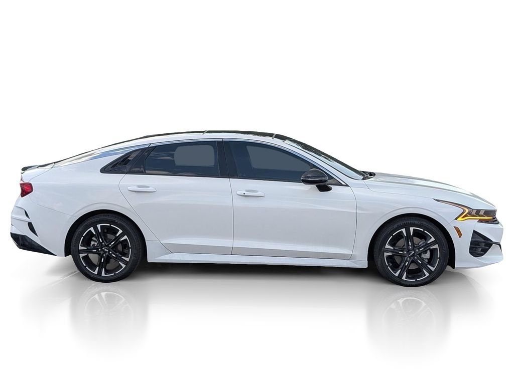 Used 2022 White Kia GT-Line image 5