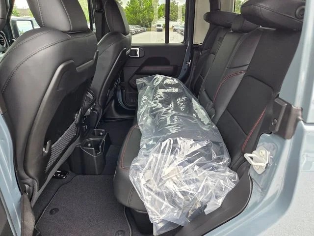 New 2026 Anvil Clear-Coat Exterior Paint Jeep Rubicon image 6
