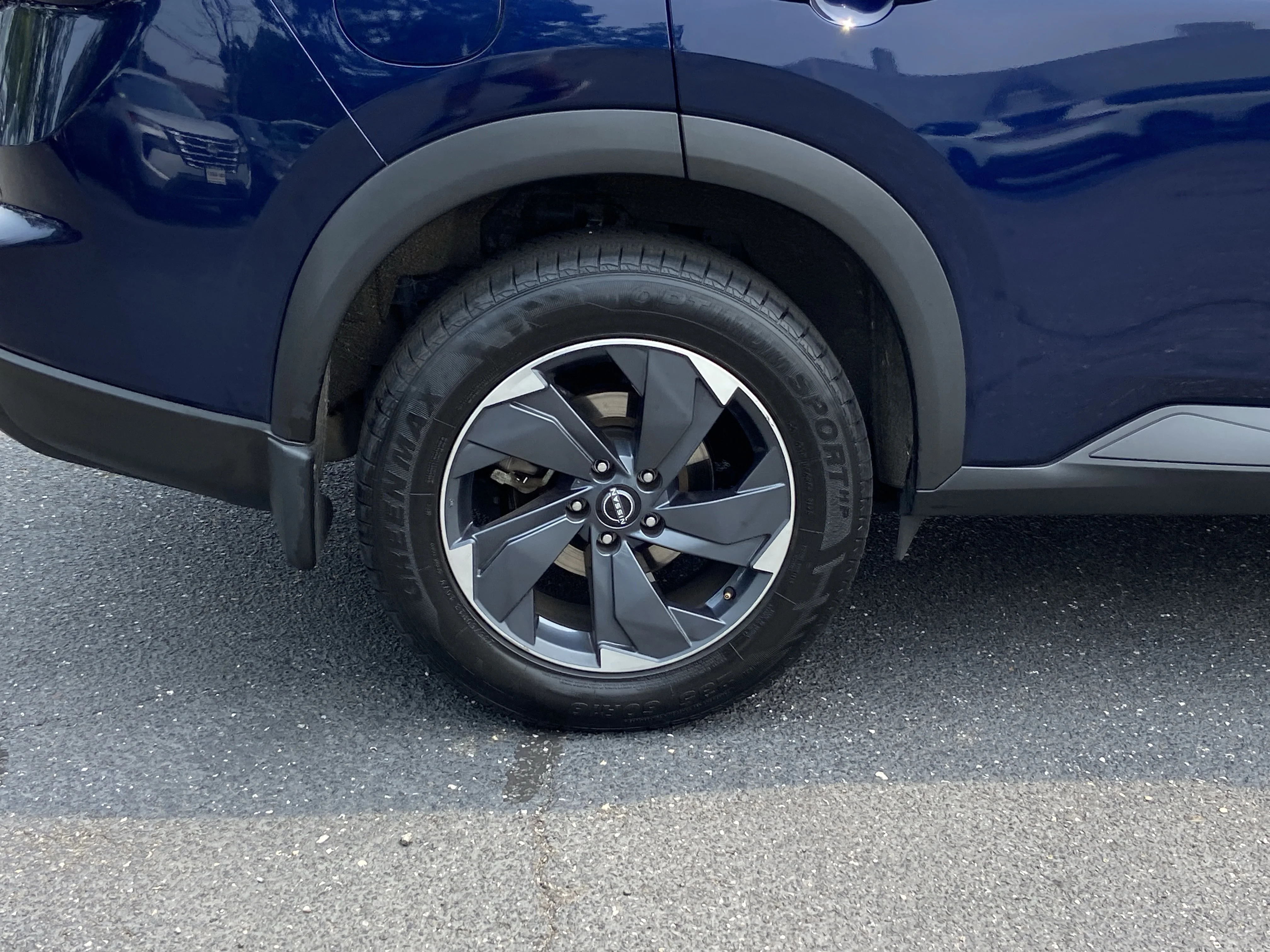2024 Nissan Rogue SV - Photo 9