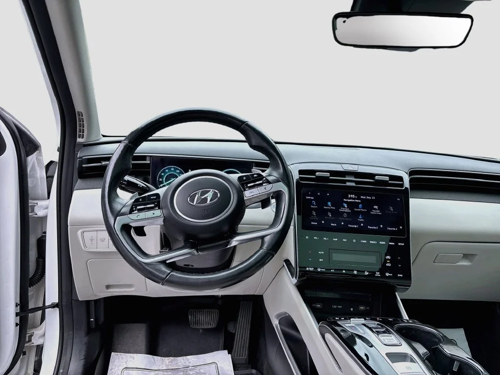 Used 2022 Quartz Hyundai Limited image 24
