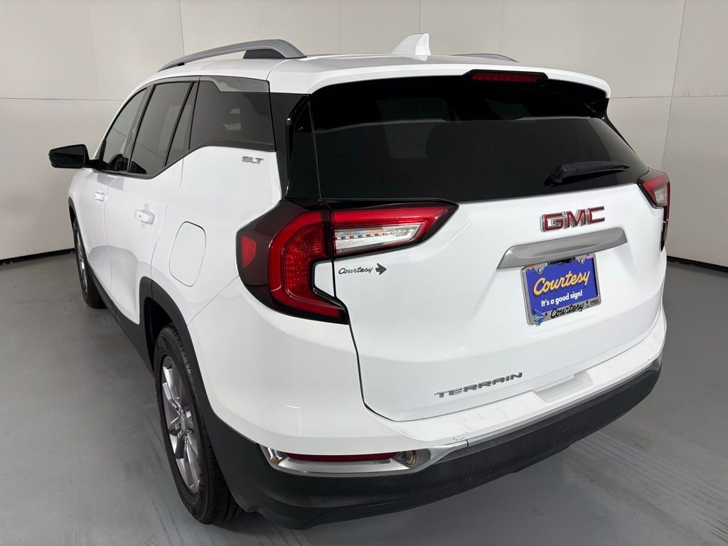 Used 2024 White GMC SLT image 6