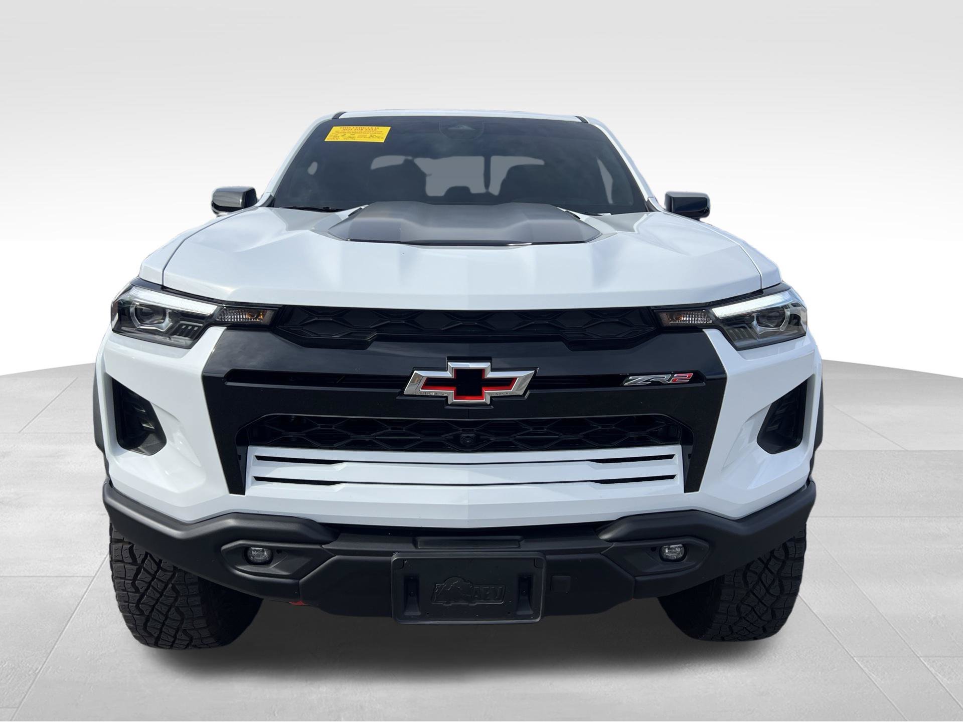 Used 2025 White Chevrolet ZR2 image 2