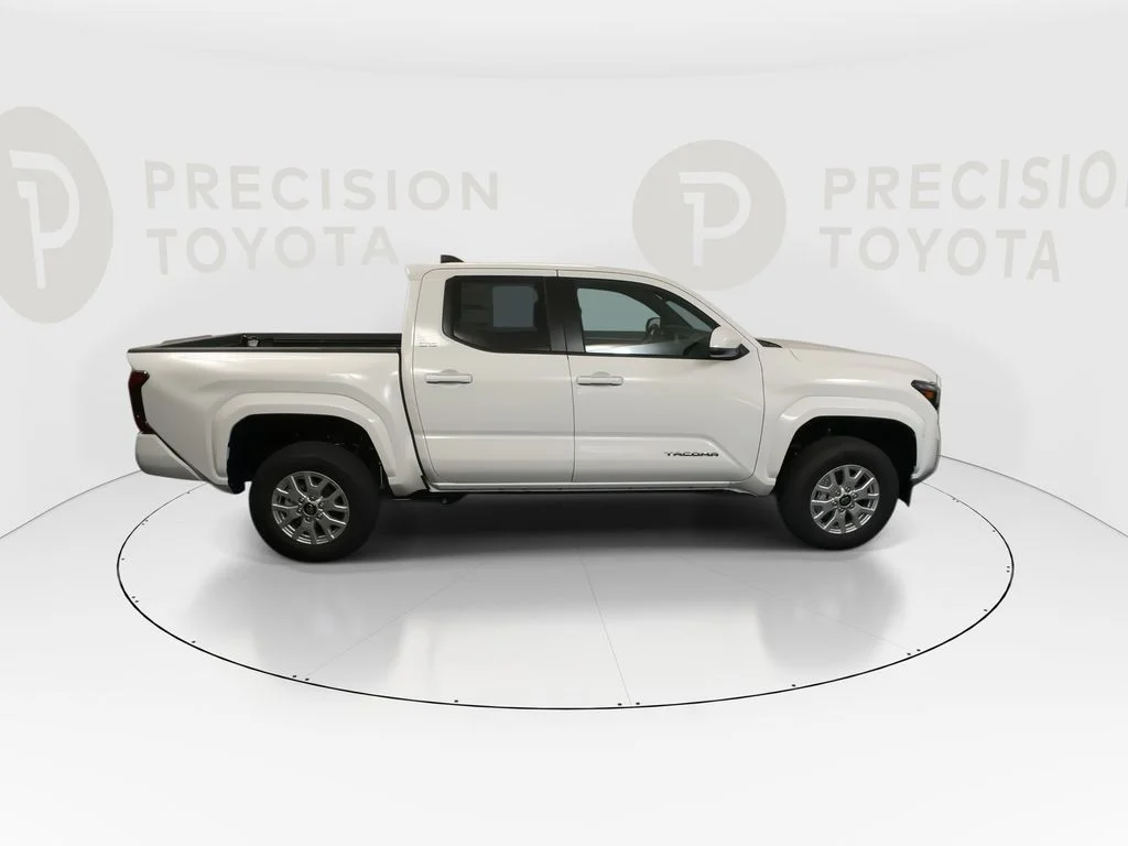 New 2026 Ice Cap Toyota SR5 image 22
