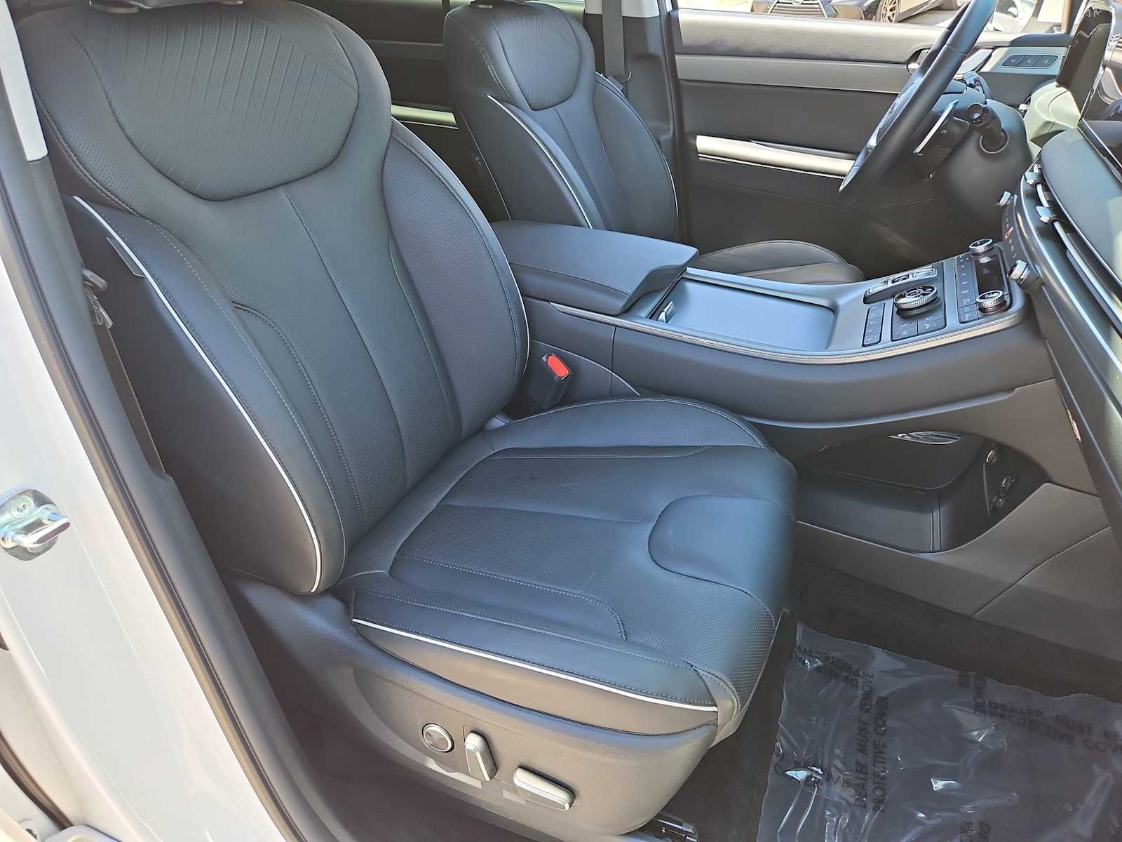 Certified Used 2025 Hyper White Hyundai SEL Premium 8P image 21