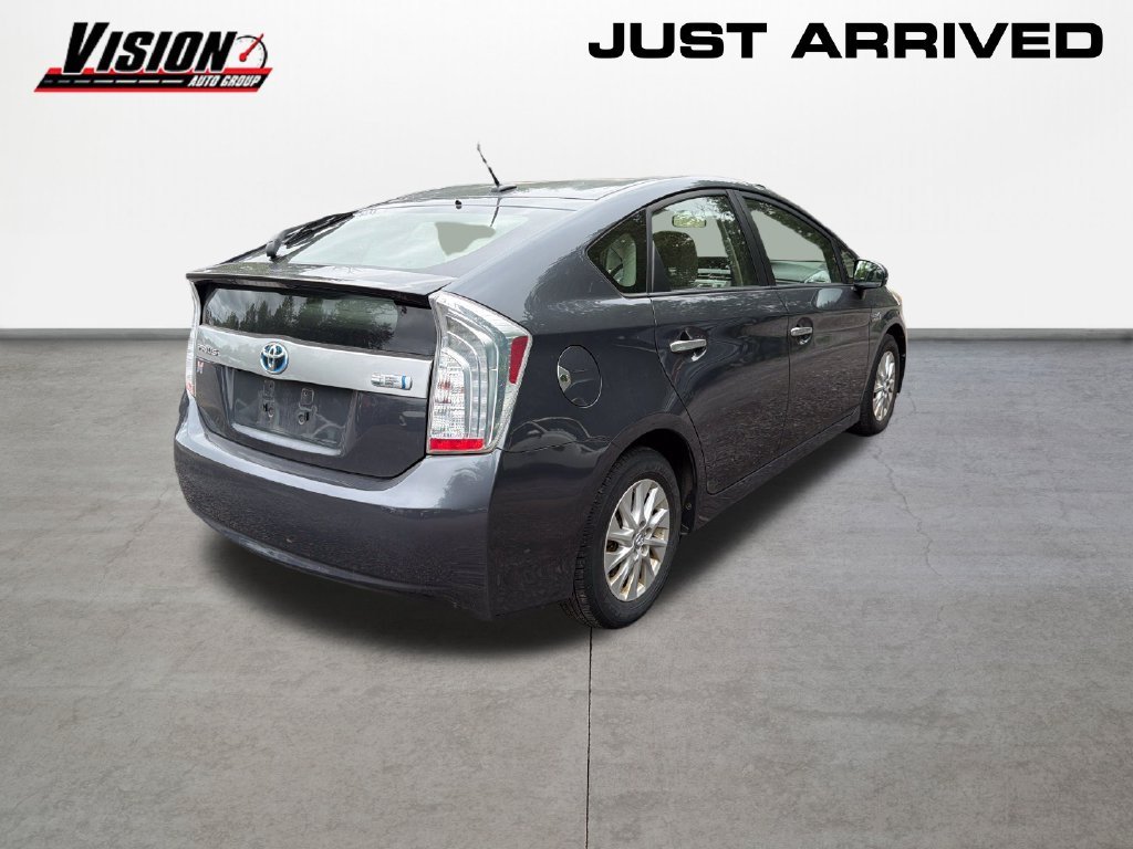 Used 2015 Gray Toyota Base image 5