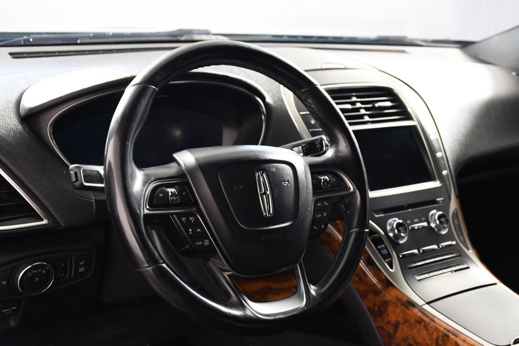 Used 2020 Infinite Black Lincoln Reserve image 13