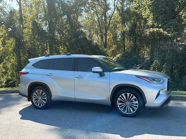 2022 Toyota Highlander Platinum