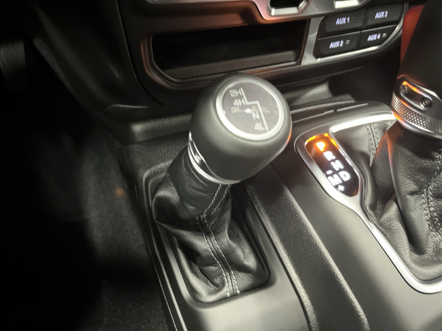 2025 Jeep Wrangler 4-Door Sahara - Photo 22