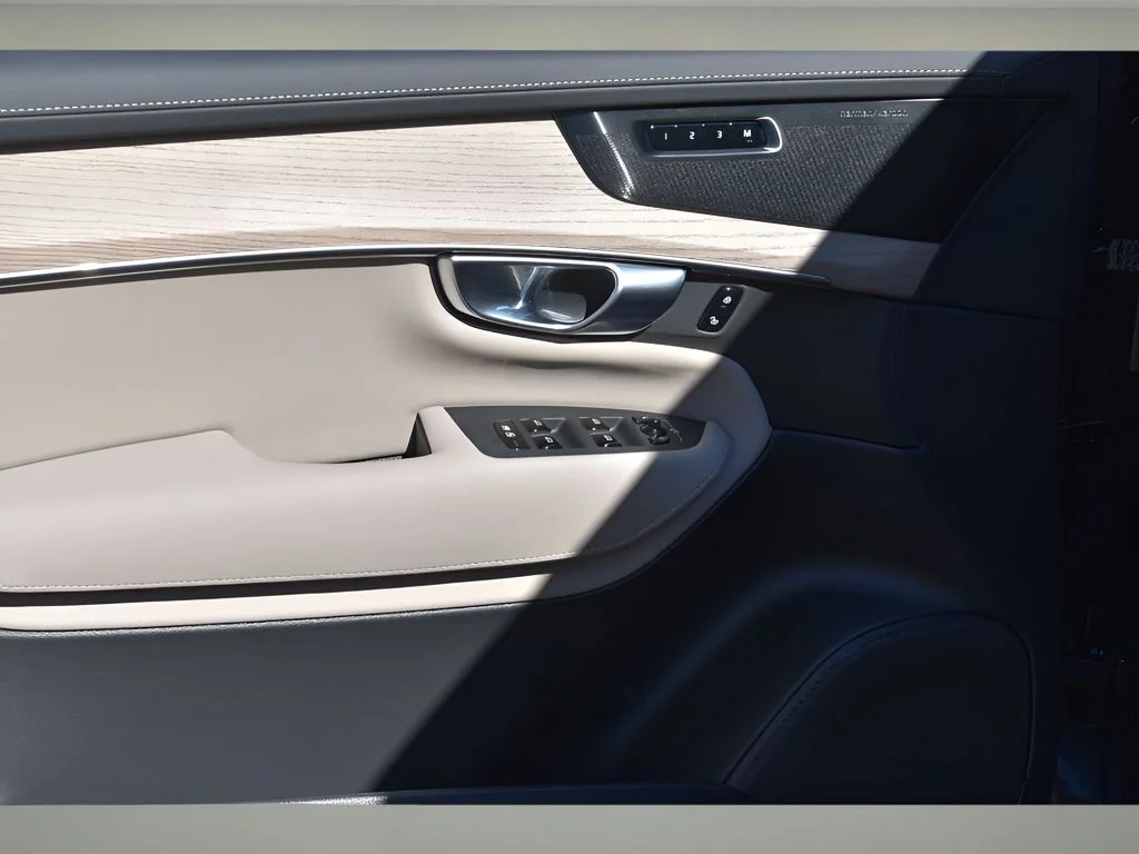 2026 Volvo XC90 Plus - Photo 28
