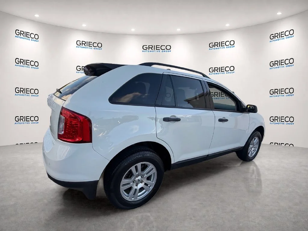 Used 2011 White Suede Ford SE image 7