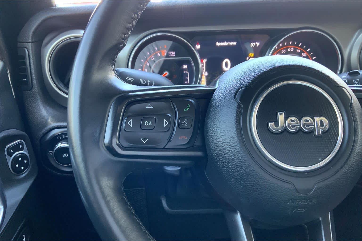Used 2018 Black Clearcoat Jeep Sport S image 20